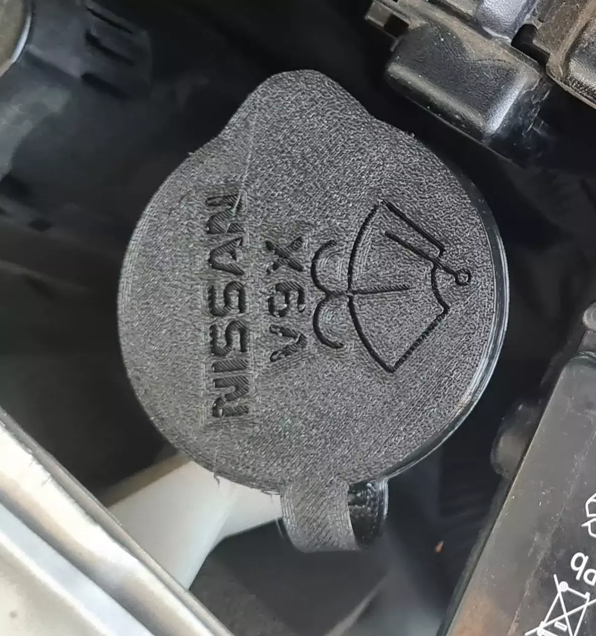 Navara D40 Windscreen Washer Cap 3D model