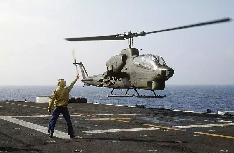 Bell AH-1 SuperCobra 3D model get
