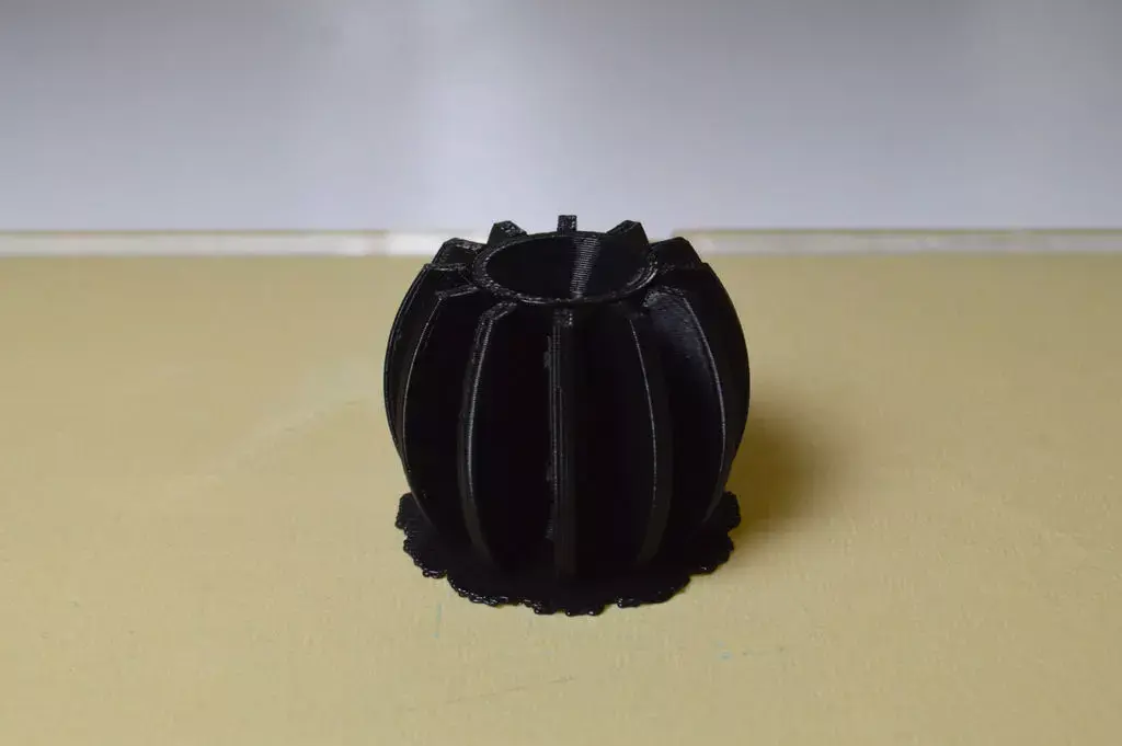 Miniature Spining Turbine Free 3D print model