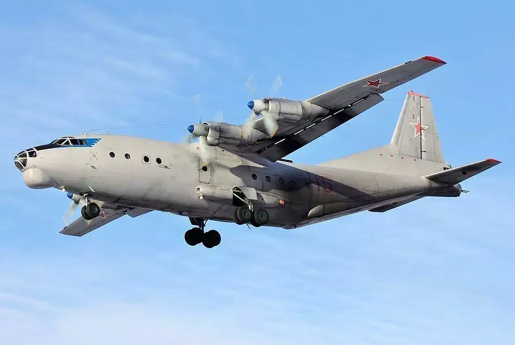 Antonov An-12 3D model