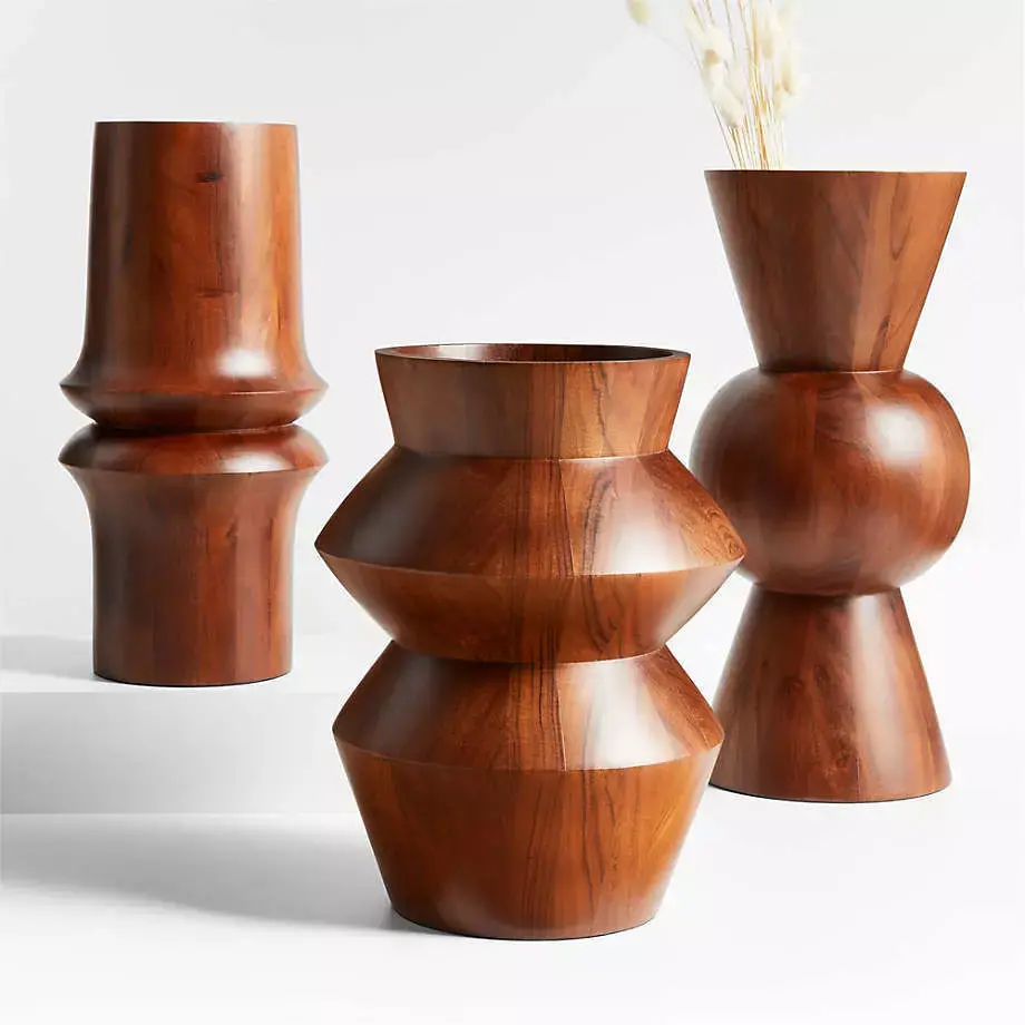 Decorative wooden vase Free low-poly 3D model