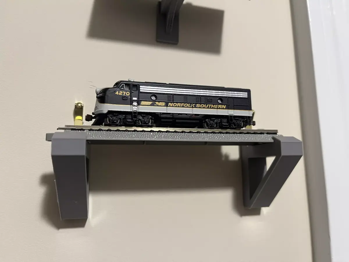 N Scale Train Wall Mount for Bachmann EZ Track Straight Rail 3D print model