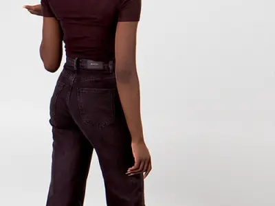 Posed 00215 07