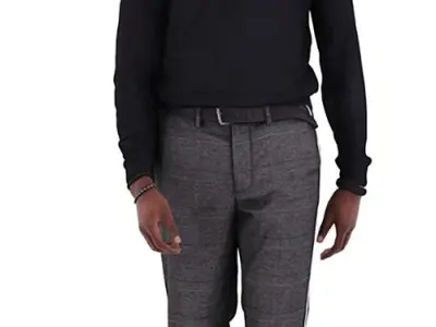 Tyrone Posed 023