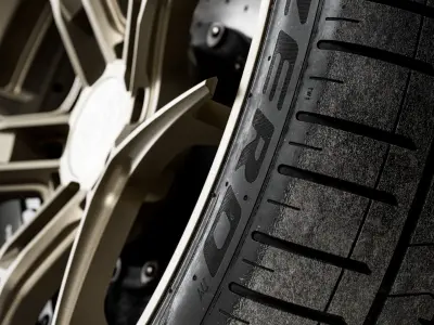 Pirelli P ZERO PZ4 295 35 R23 3D model