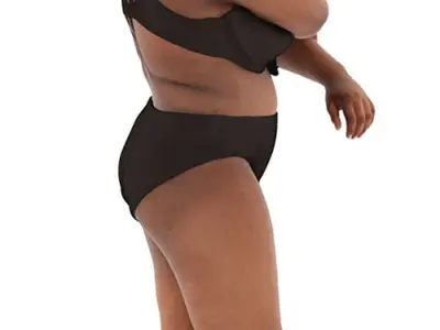 Ellie Posed 017