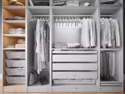 Wardrobe with Clothes part A 3D model
