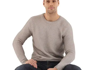 Eric Posed 011