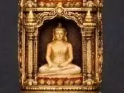 Ornate Thai Buddhist Buddha Statues Amulet Case Low-poly 3D model