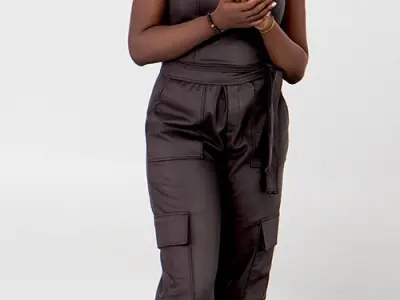 Posed 00343 25