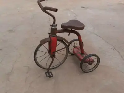 Old Tricycle 3D model