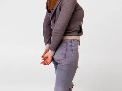 Posed 00104 03