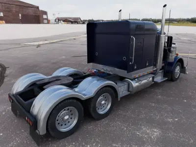 Peterbilt Semi Truck Classic 379 3D model
