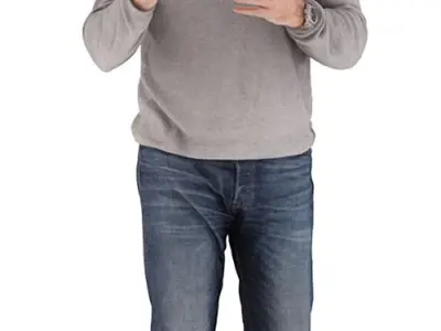 Richard Posed 042