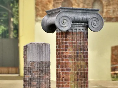 FORMALE Roman Column With Capital 3D model