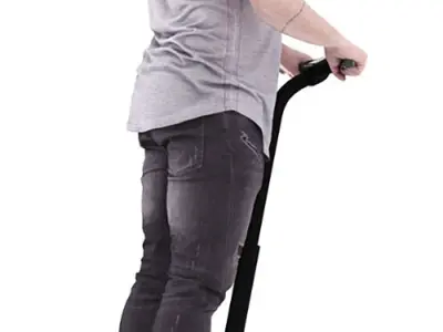 Joel Posed 005