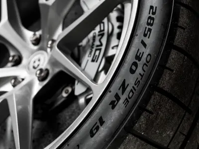 Pirelli P ZERO CORSA  285 30 R19 3D model