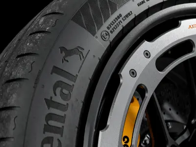 Continental Premium Contact C 285 45 21 113V 3D model