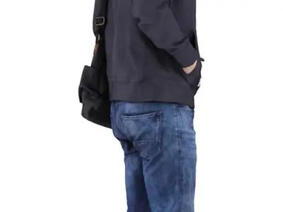 Simon Posed 003