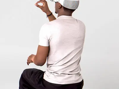 Posed 00439 11