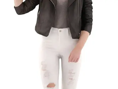 Emma Posed 023