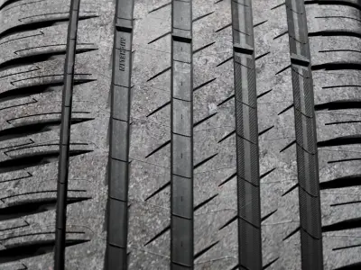 Michelin Pilot Sport 4 SUV 255 40 R21 102Y 220 A A 3D model