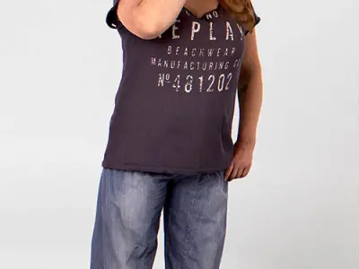 Posed 00217 14