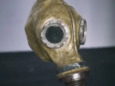 Gas Mask Low-poly 3D model