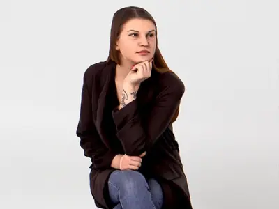 Posed 00104 34