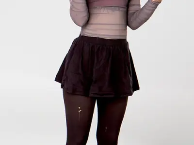 Posed 00152 17