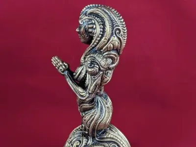 praying egyptian goddess statue 3D print model