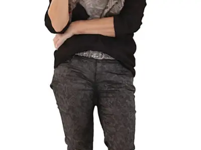 Roberta Posed 025