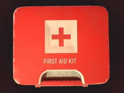 Simple First Aid Kit Free low-poly 3D model