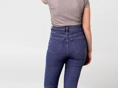 Posed 00126 18