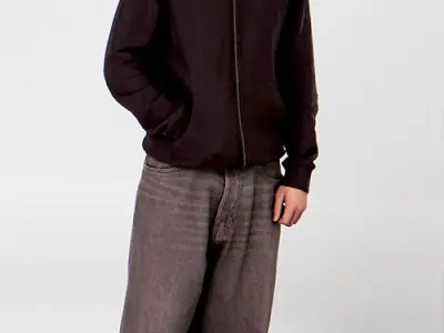 Posed 00204 03