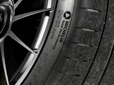 Michelin Pilot Sport 4S 275 35 ZR19 V2 TEX 3D model