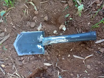Shovel With Side Saw 3D model