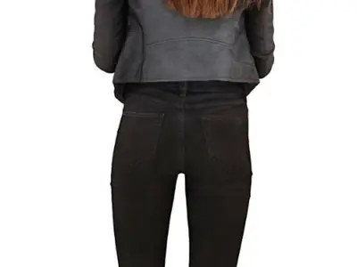 Emma Posed 009