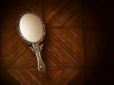 Medieval Handheld Mirror Low-poly 3D model