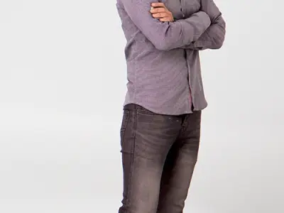 Posed 00124 17