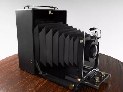 The RETRO camera Game Ready Low Poly Low-poly 3D model