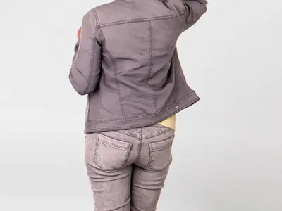 Posed 00196 03
