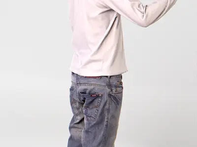 Posed 00210 15