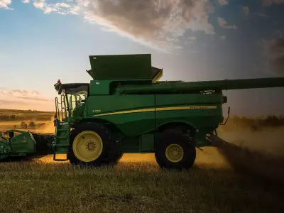 S760 Combine  Grain Harvesting 3d model  3D model