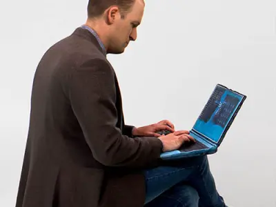 Leo 4D 005 Sitting Typing
