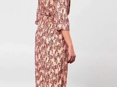 Posed Plus 00026 41