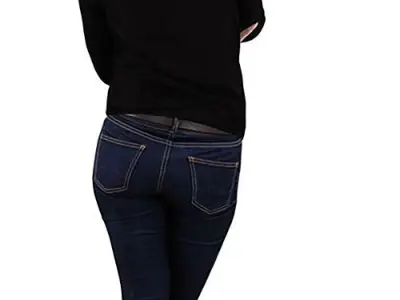 Melinda Posed 004