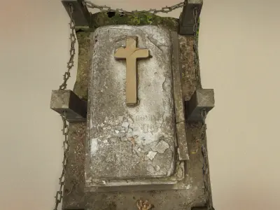 Scanned photorealistic old grave with chains Low-poly 3D model