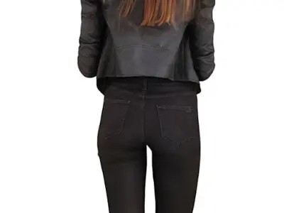 Emma Posed 036