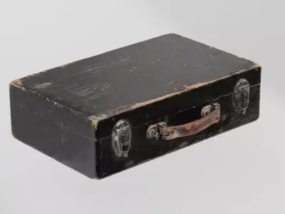 Wooden Box for Theatre Makeup and Wigs 3D scan PBR 4K textures Low-poly 3D model